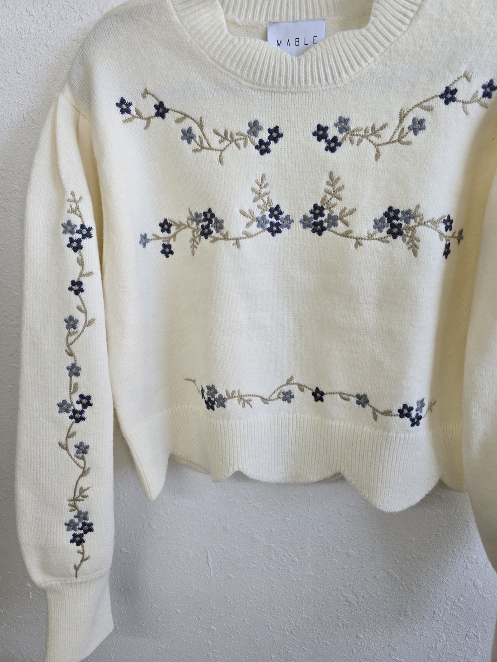 MABLE Small Cream Floral Embroidered Scalloped Hem Cropped Sweater - Picture 4 of 9